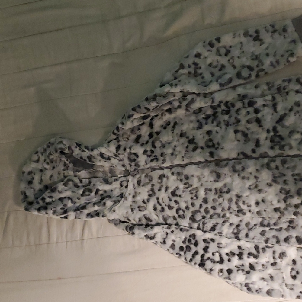 Wonder Nation, Children large (10-12), Fuzzy cheetah print sweater, un-worn